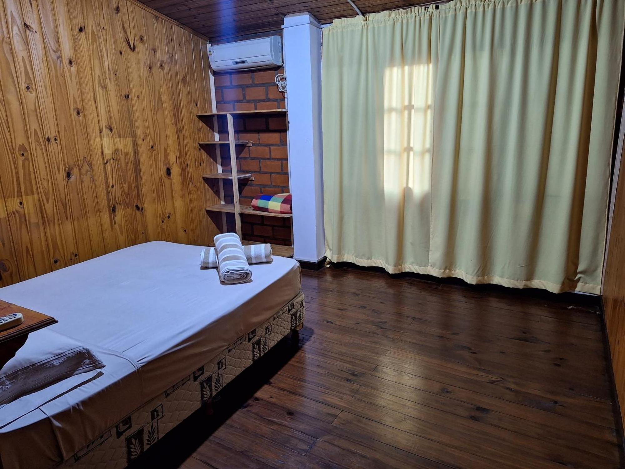 La Casona Hotel Puerto Iguazú Szoba fotó
